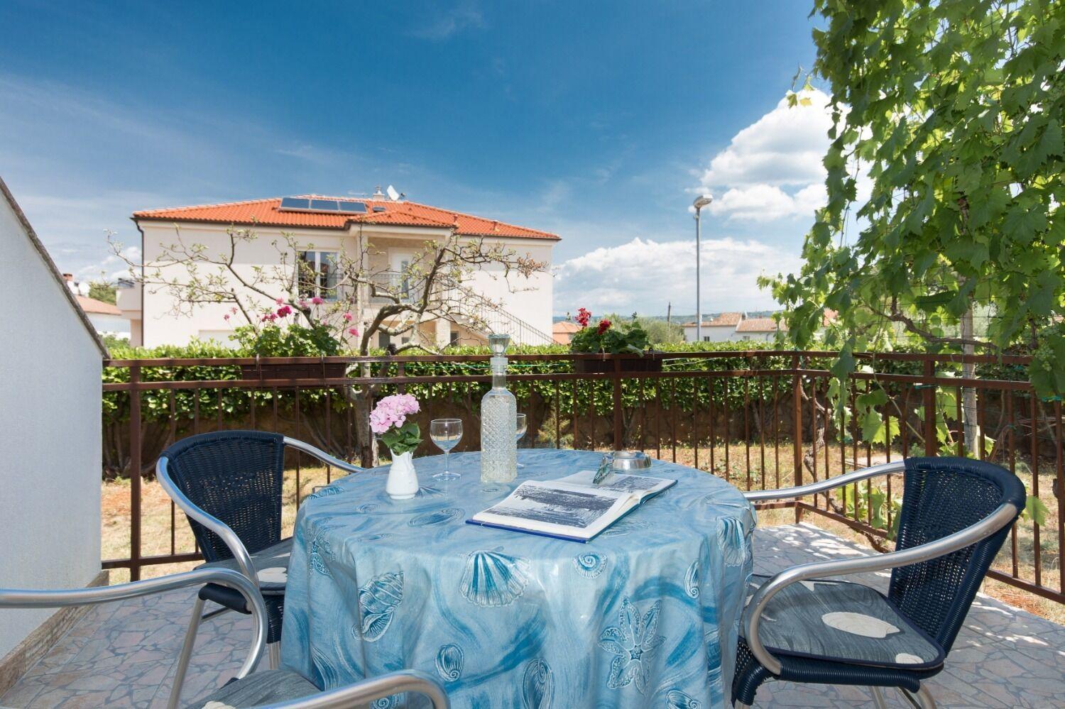 Apartments Kate - 100 M From Beach Malinska Exterior foto